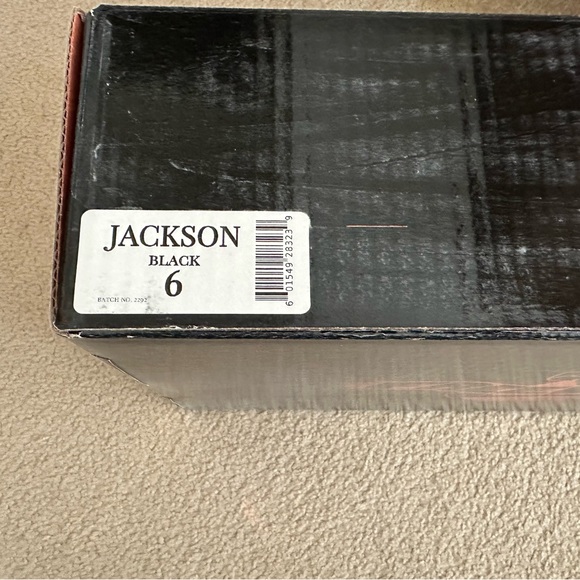 Brand new in box with dust covers and original boot stuffing.  Size 6. - Picture 9 of 9